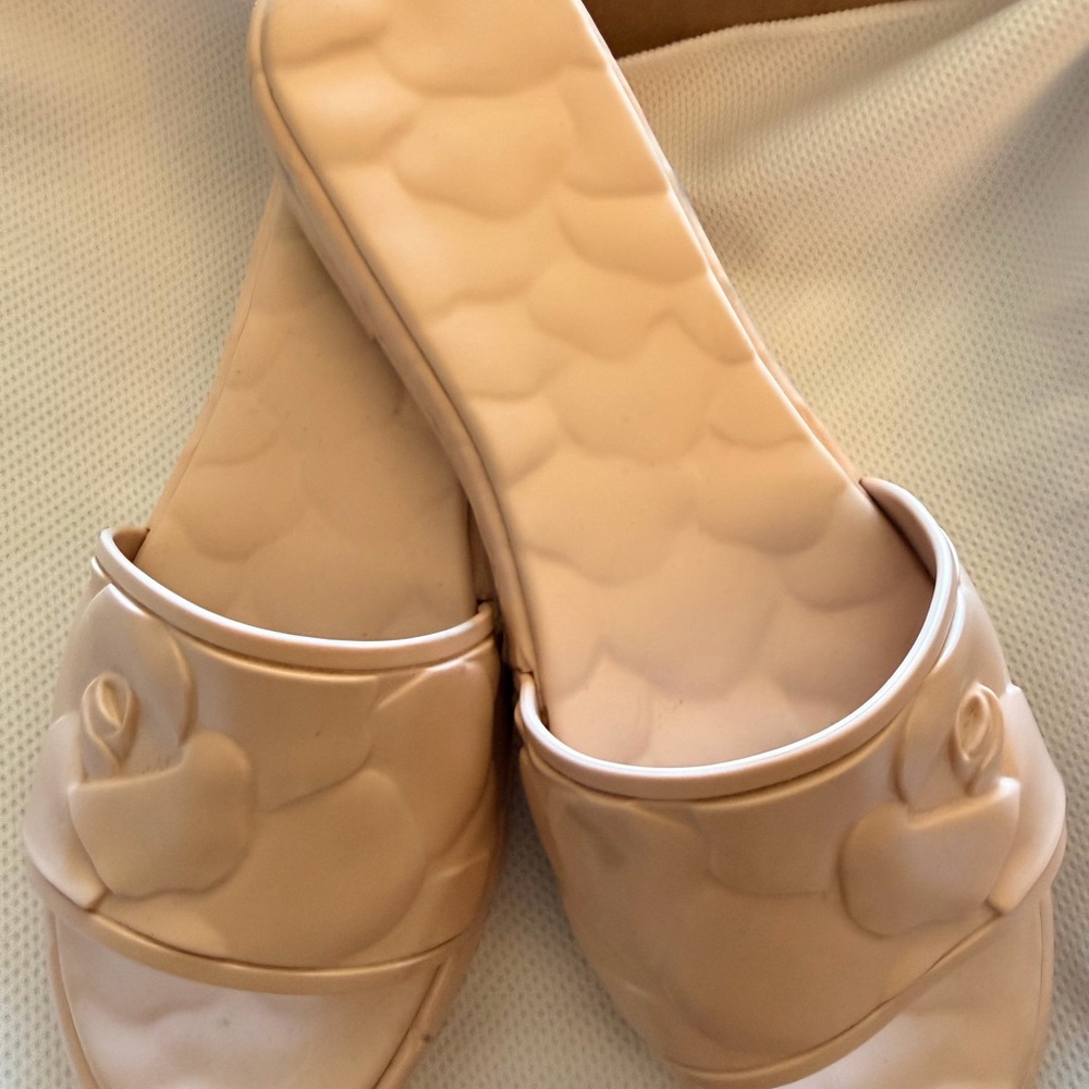 Valentino Garavani Nude Pink Slide Mules with Floral Detail 39/9